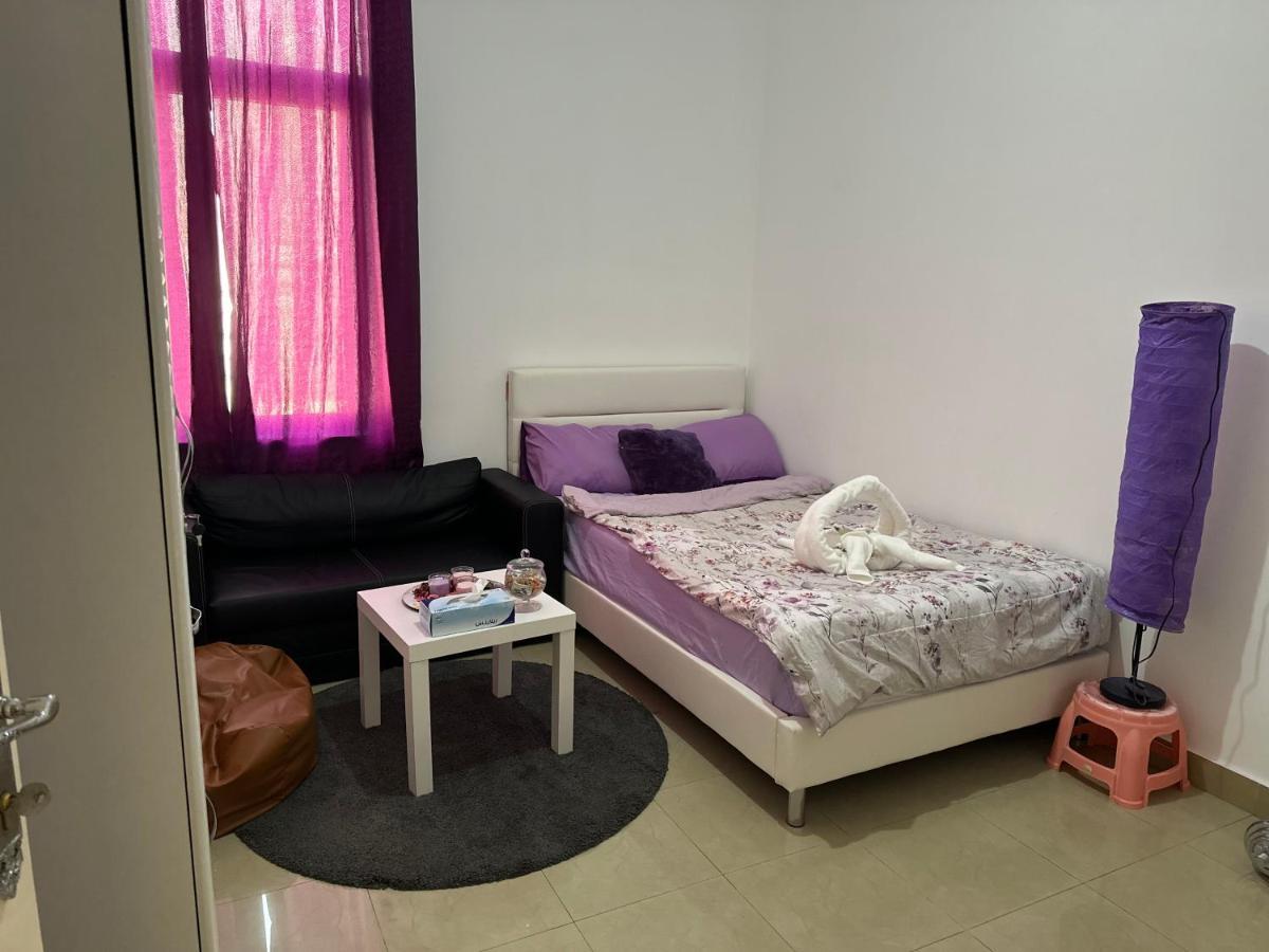 The Purple Place Apartment Abu Dhabi Bagian luar foto
